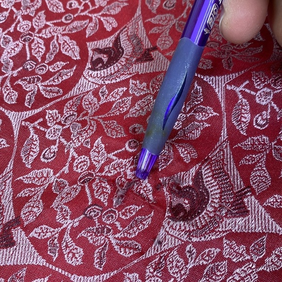 100% Silk Red Heart and Floral Design Table Runner  22”x76” - Picture 7 of 7